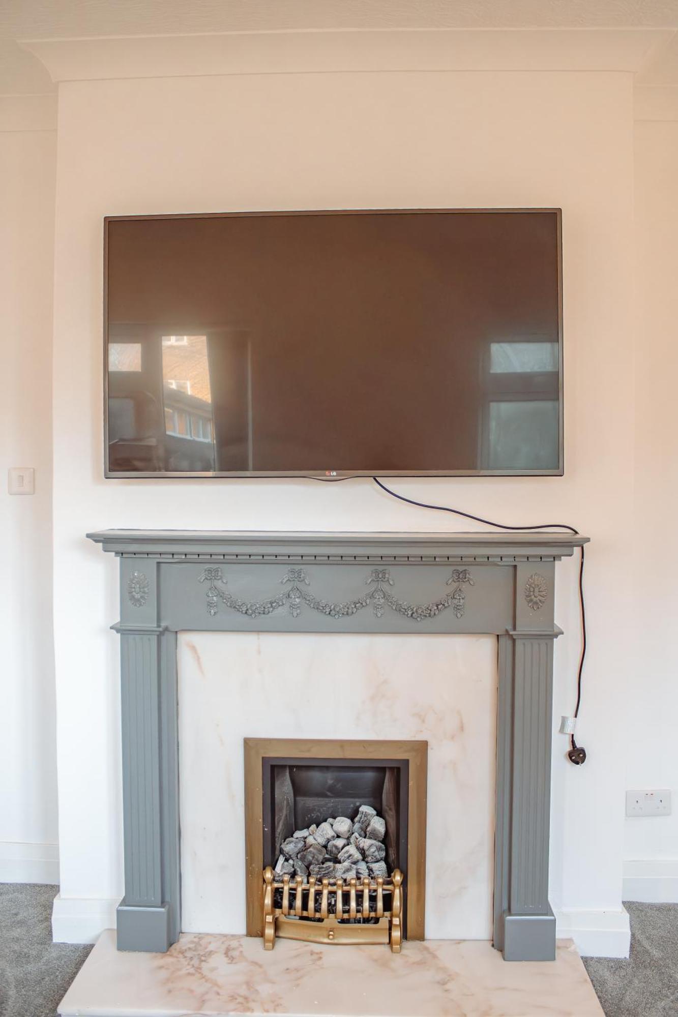Spacious 4-Bed Flat - 10 Mins To City Centre Leeds  Exterior photo