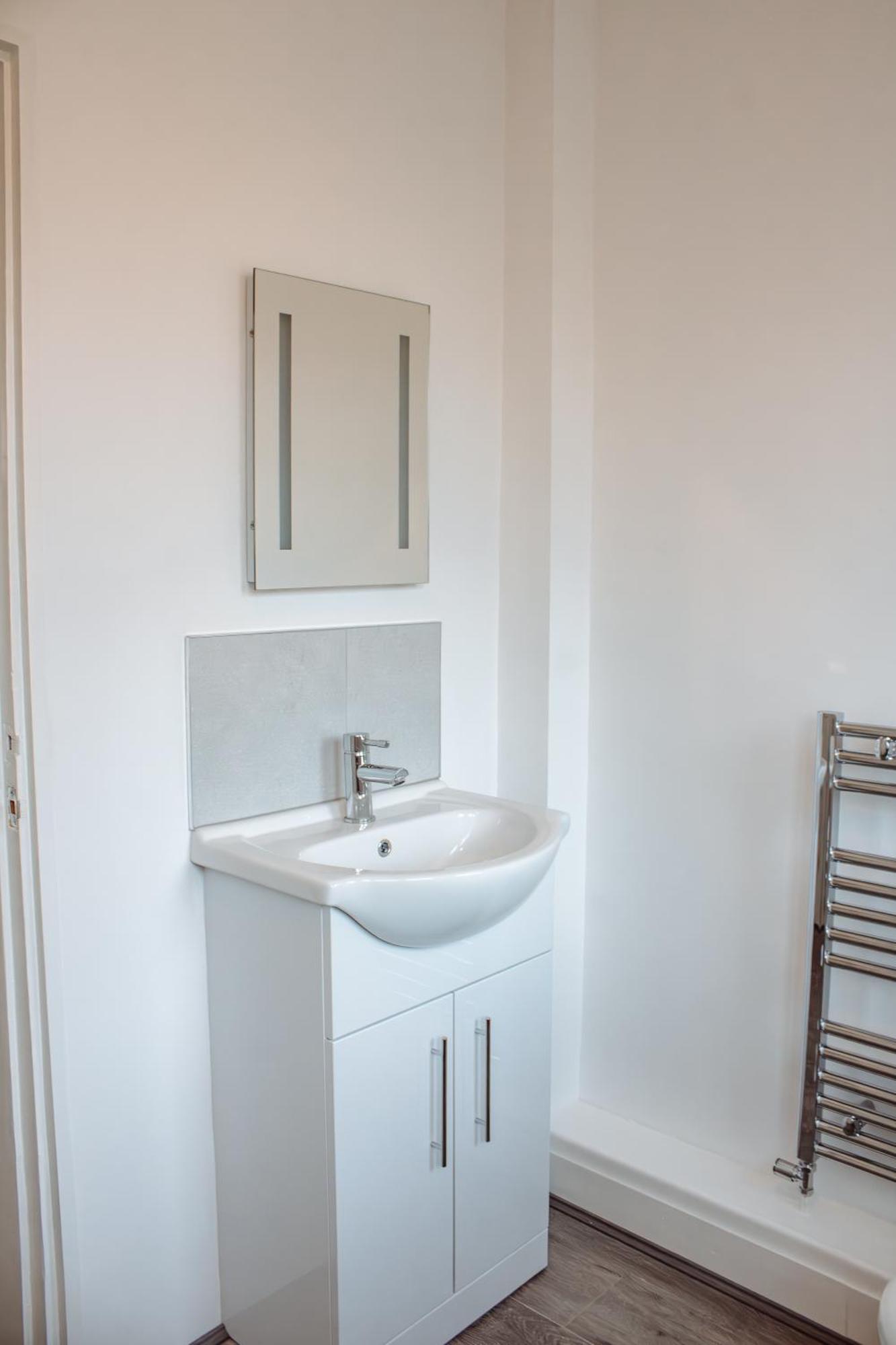 Spacious 4-Bed Flat - 10 Mins To City Centre Leeds  Exterior photo